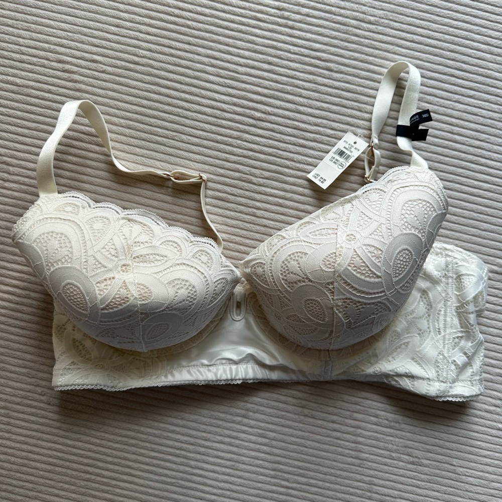 Elegant Lace Underwire Bra